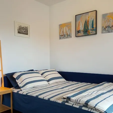 Apartment Art & Cozy New Apartmant Near And Historic Center Of Kastel Stari *