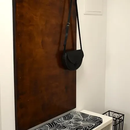 Art & Cozy New Apartmant Near And Historic Center Of Kastel Stari
