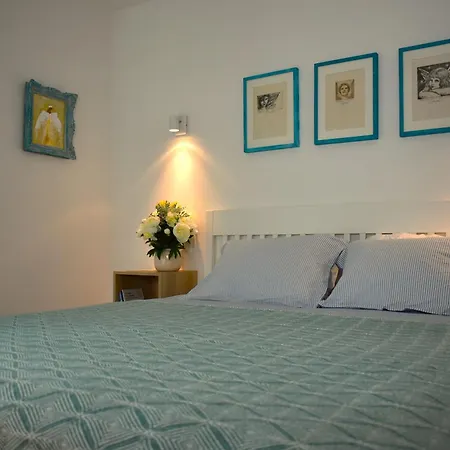 Art & Cozy New Apartmant Near And Historic Center Of Kastel Stari *